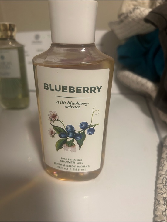 Bath & Body Works Other - Bath & Body Works Blueberry Shower Gel - White & Blue Label